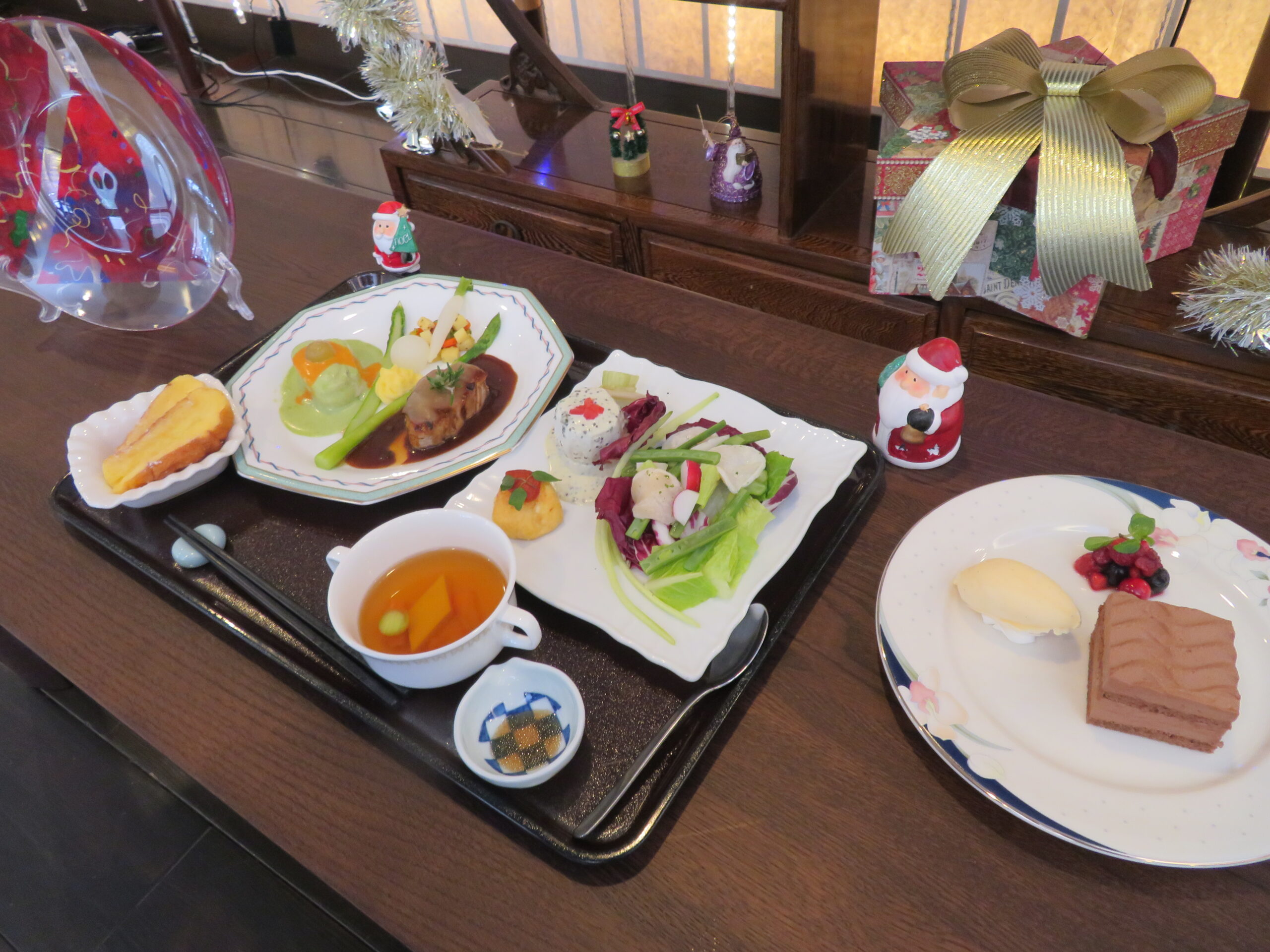 クリスマス　スペシャルランチ